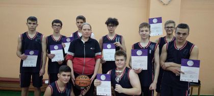 Баскетбольная команда юношей (тренер Реункова И.Ю.) - 2 место в городских соревнованиях "КЭС-баскет"