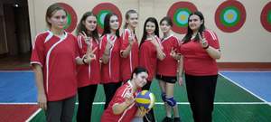 Волейбольная команда девушек (тренер Реункова И.Ю.) -  3 место в городских соревнованиях